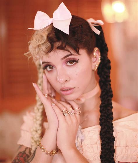 Melanie Martinez Bio, Height, Boyfriend, Age, Wiki,。